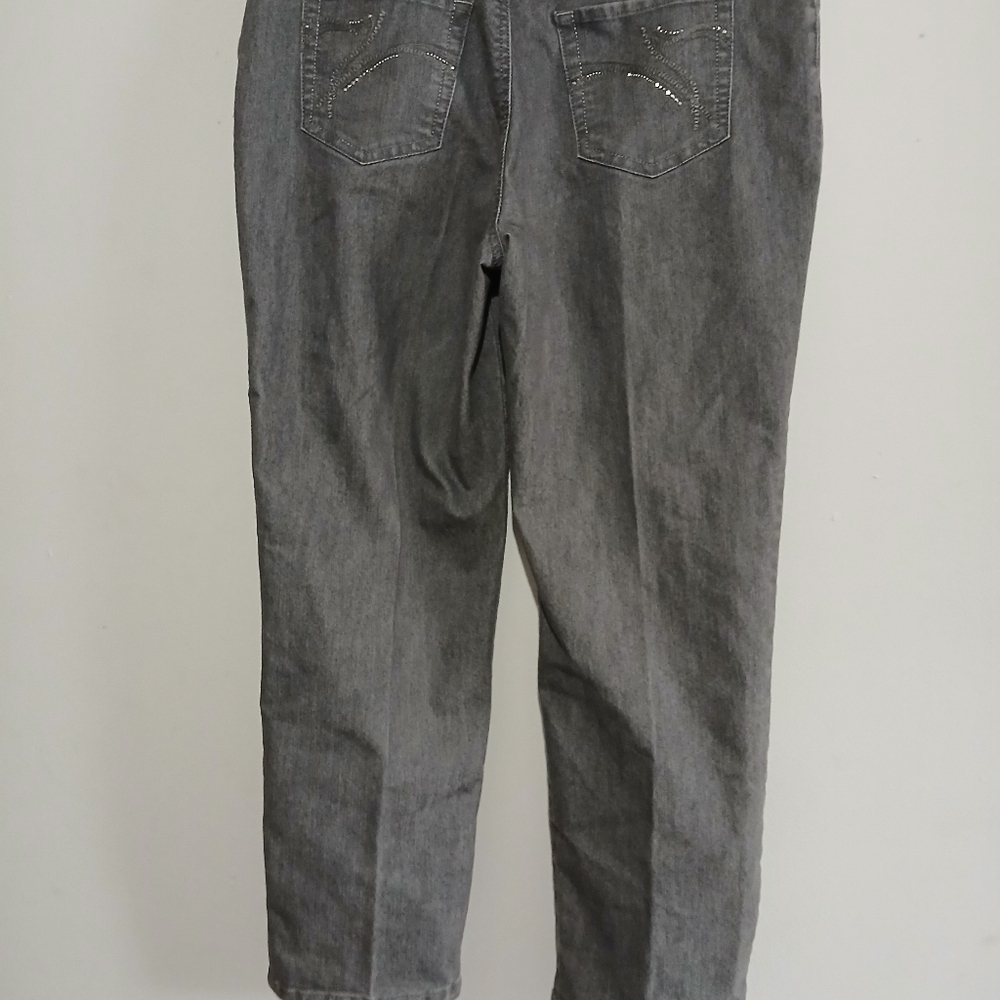 Gloria Vanderbilt Ladies Amanda Gray Jeans. Size 14 Short - Picture 6 of 12